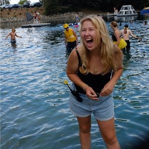 Meet your Posher, Abby